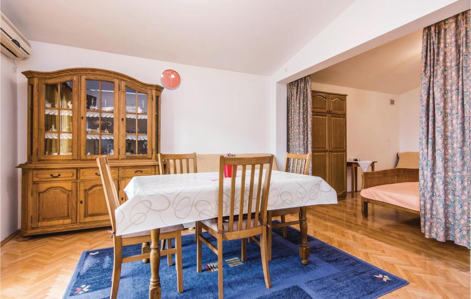 4 Bedroom Awesome Apartment In Starigrad 외부 사진