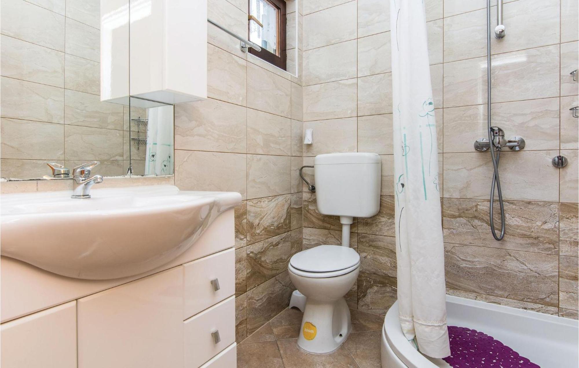 4 Bedroom Awesome Apartment In Starigrad 외부 사진