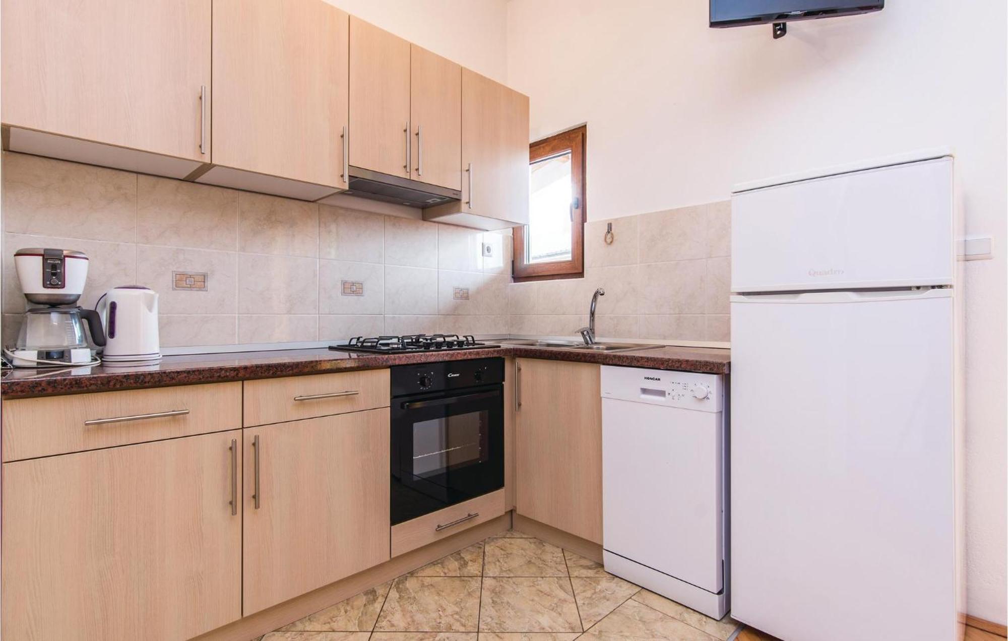 4 Bedroom Awesome Apartment In Starigrad 외부 사진