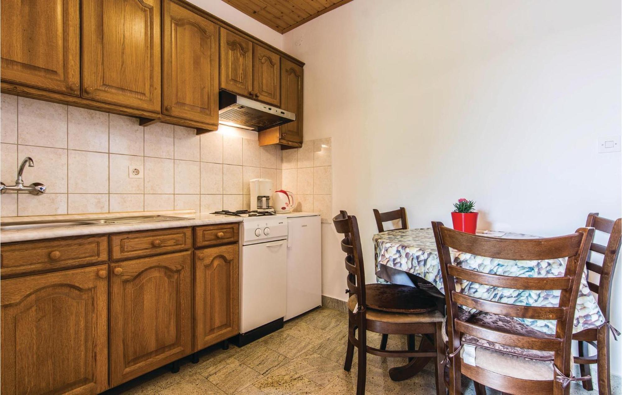 4 Bedroom Awesome Apartment In Starigrad 외부 사진
