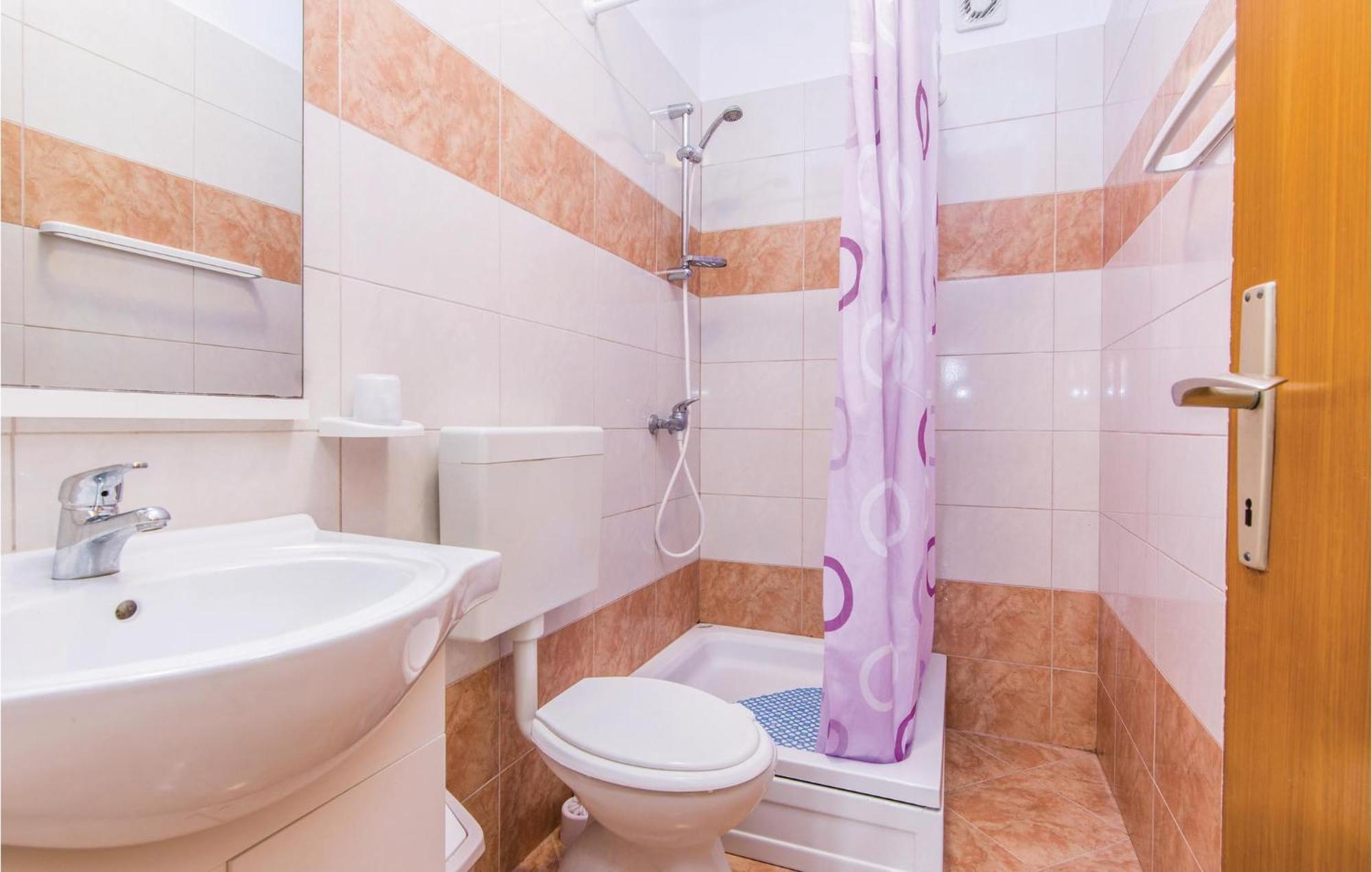 4 Bedroom Awesome Apartment In Starigrad 외부 사진