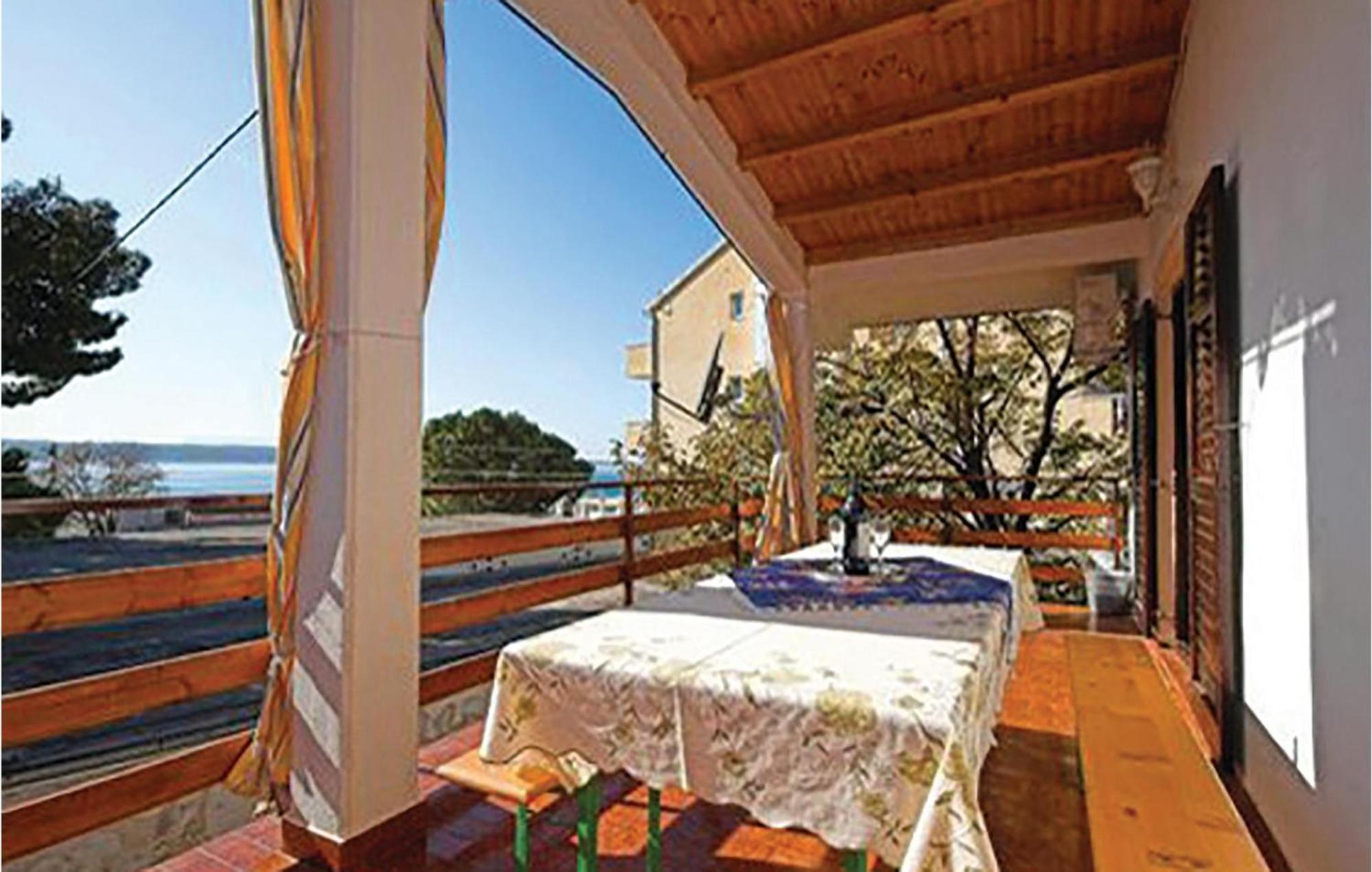 4 Bedroom Awesome Apartment In Starigrad 외부 사진